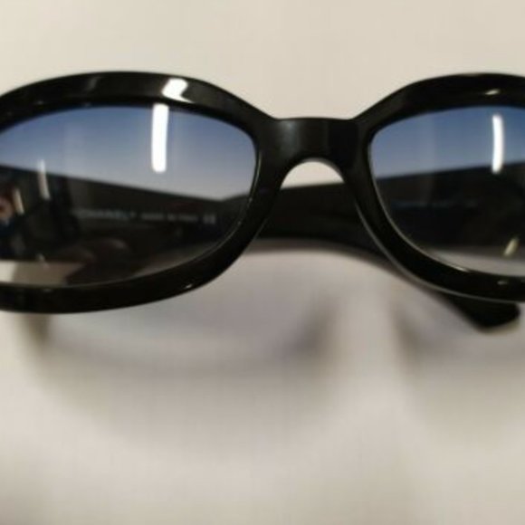 Vintage CHANEL Quilted CC Sunglasses Blue Gradient main image 13